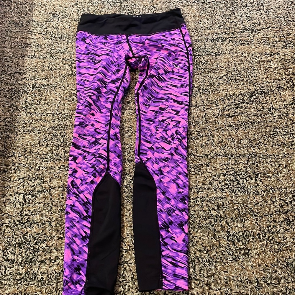 Pink Nike dry fit leggings